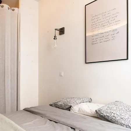 Bright Apt With Wifi Near Sacre Coeur Paris